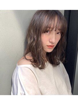 テンバイシオミエイチ(10 by shiomi H) くるくるミディ×シアーグレージュ/春パーマ/ミルクチョコレート