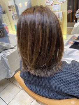 クオリス 上板橋店(QUALIS) 外ハネミディアムボブ/アッシュベージュ/ハイライト