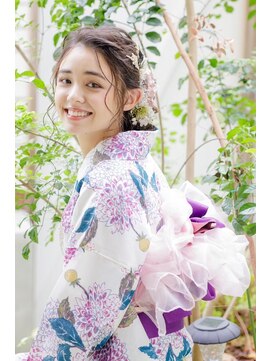 ヘアメイクサロン シャルメ(Hair Make Salon CHARMER) ルーズなシニヨンスタイル