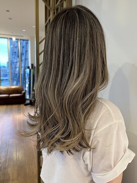 プラスシー(+C) ハイライトが白髪をぼかす地毛ハイライト!福岡地毛にハイライト