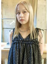 イェン(Yen.)&nbsp;ホワイトブロンド/ケアブリーチ/ストレートヘア