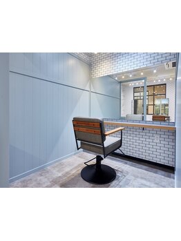 半個室のプライベート空間でゆったりと♪贅沢空間でリラックスしながら、髪も心も癒される…。