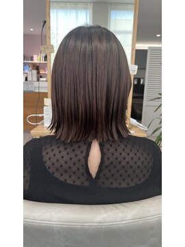 シロ(shiro.) あご下ボブ