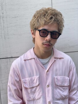 クオル 円山(QOL) スパイキーショートフェザーアップバング刈り上げメンズショート