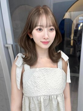 キティー(kiti) 愛されミディアムヘア×くすみベージュ♪