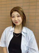 《スタイリスト☆吉村 優花》10代～20代前半支持率◎ハイライトカラー、韓国風レイヤーカットが得意！