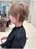 earthショートレイヤーボブミルクティー丸みショートボブ