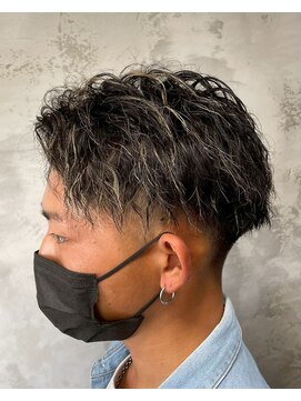 ハーシーバイアポロ 相模大野(HERSHE by apollo) MEN’S HAIR/ブルーブラック/フェザーパーマ/ハイライト