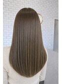 赤み消しオリーブベージュ艶髪ストレート美髪ロングヘア