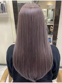 透明感あふれるラベンダーアッシュ×艶髪ストレート