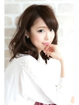 アクティフ(actif) 耳かけフレンチガーリーボブ