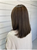 赤み消しカラー大人可愛いミディアムロブナチュラルグレージュ