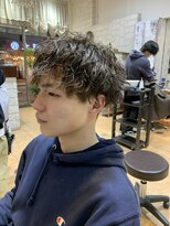 ロイ(ROY)&nbsp;メンズに大人気ツイストスパイラルパーマ！