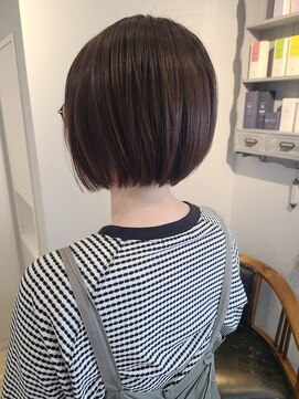 ヘア ケア ディエイチケー(HAIR CARE DHK) ナチュラルイヤリングカラーのミニボブ