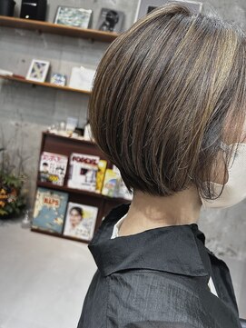 トープ(TOPU) 丸みショートボブ/ショートカット/白髪ぼかし/ハイライト