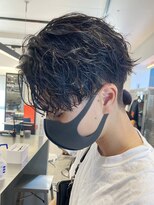 リット バイ フィフス 鹿児島中央駅店(Lit. by fifth)&nbsp;ツイストスパイラルパーマツイストパーマセンターパートウルフ