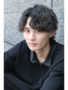 ビカム 名駅(become) 波巻きウルフツイスパ縦落ちコンマバングツーブロックビジネス