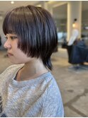 ショートウルフ／くびれヘア／暖色カラー