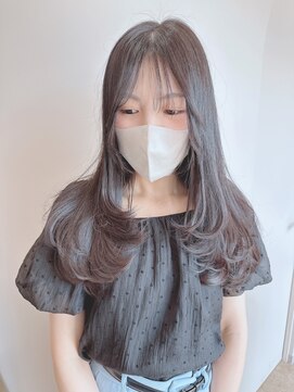 クム(QUMU) レイヤーカット×グレージュカラー