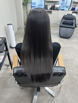 ヌークバイラヴェスト 四日市(neuk by lovest) うる艶ストレート