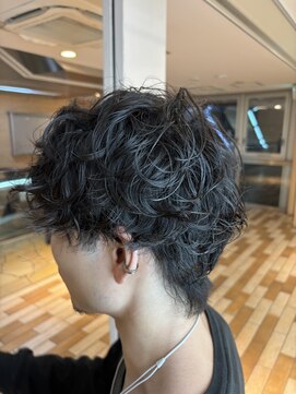 ケンジ 平塚 アネッタ(KENJE annetta) ミディアムマッシュ ナチュラルパーマ