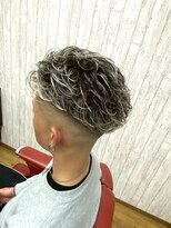 バーバー タカバタ 福井(Barber TAKABATA)&nbsp;ダブルカラー/ブリーチ/フェード/フェザーパーマ/サーフカール