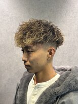 フジヤマバーバーショップ アジト(FUJIYAMA BARBER SHOP ajito) スペインカール×フェード