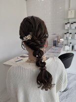 クロス ツー(COROSS2)&nbsp;編みおろし/結婚式ヘア/お呼ばれヘア/同窓会ヘア