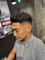 フランクスバーバー アンド ビアークラブ(FRANK'S BARBER and BEER CLUB) MEN’S HAIR/サーフカール/刈り上げセンターパート/有楽町