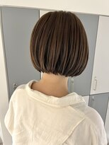 ラベスト キョウト 京都 四条烏丸店(LOVEST KYOTO)&nbsp;首元を綺麗に見せるコンパクトボブ