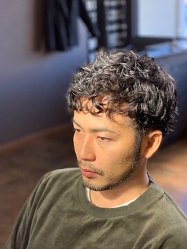 すがなみバーバーショップ ソフトツーブロックくせ毛風パーマ