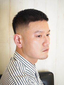 ヨシザワインク プレミアム 横浜 桜木町店(YOSHIZAWA Inc. PREMIUM) 黒髪スパイキークロップスキンフェード/王道メンズ刈り上げ