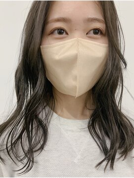 キー(kii) オリーブベージュ　福岡　天神　薬院　20代