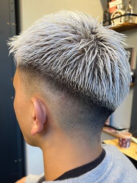 ビンゴ(BINGO) 1066短髪ショートビビットカラーツーブロック刈り上げバイカラー