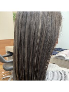 アローズソワン(HELLO'S SOIN) ハイライトで作るエイジレススタイル!