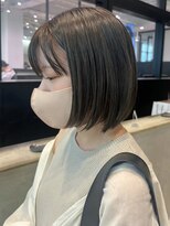 ダークグレー_グ斜めバンググレージュカラー_ba460041