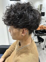 ヒュイル バイ ニアウ(Hwyl by Niau)&nbsp;メンズマッシュスペインカールスパイラルパーマニュアンスパーマ