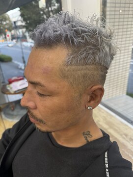 バイブアンドアネックス(VIBE & ANNEX) シルバー×ショート×バリカン