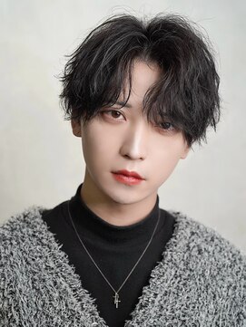 ゼロ 渋谷(XeRo) センターパート　コンマバング　シースルー　ツイストスパイラル