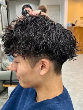 フゥ 宇都宮(FeU) 波巻きパーマツイストスパイラルパーマメンズマッシュパーマ