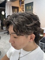 アミーゴ(AMIGO)&nbsp;フェザーパーマ×センターパート