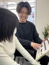 【骨格補正診断】で頭の形を見て１人１人に合わせたヘアスタイルの提案を致します。