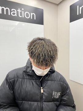 アウラ(AURA) ツイストスパイラルパーマ