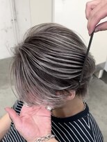 フィフス(fifth)&nbsp;センターパート毛流れ海外風バレイヤージュニュアンスパーマ原宿