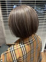 ロイズ ヘアデザイン アンド スパ(LOES)&nbsp;白髪ぼかしハイライト×ミルクティーブロンド×シルバーカラー