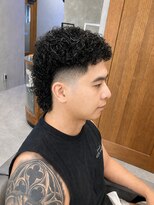 ドッグス 柏(Dawgs) mullet フェザーパーマ サーフカール 刈り上げセンターパート