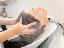 頭皮改善スパで、頭皮に栄養分をたっぷりといれ、傷みにくい髪を育てて、キレイな髪を作っていきます。