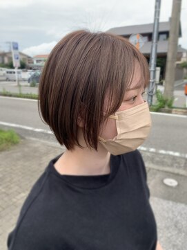 メロウ(mellow) アッシュグレージュ×ショートボブ