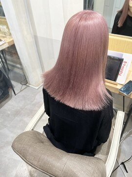 ピヨン 心斎橋(piLLon) ホワイトピンク