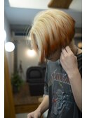 エンドカラー【キツネカラー】フェザーショートセンターパート